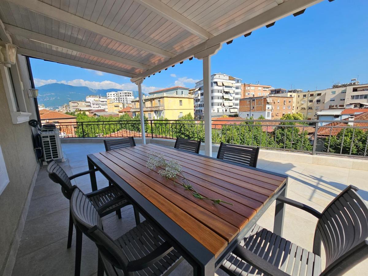 Ferienwohnung Terrace Flat In Heart Of Tirana Exterior foto